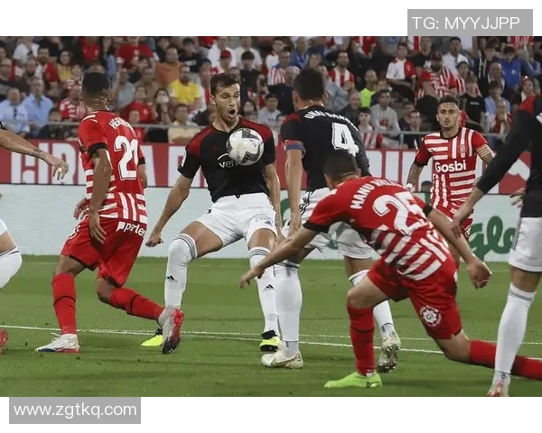 塞维利亚中场因伤缺席关键战,球队前景堪忧 塞维利亚中场因伤缺席关键战,球队前景堪忧