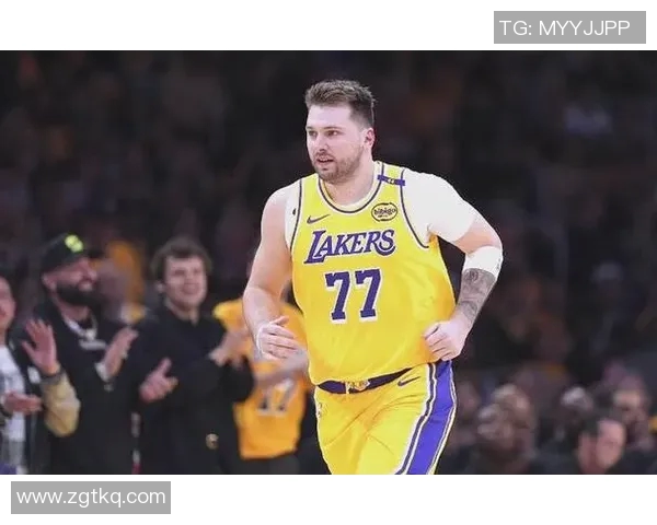 球星受伤频频，湖人不敌爵士：湖人新赛季面临的挑战与机遇